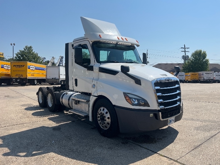 2020 FREIGHTLINER CASCADIA 126 in Hammond, LA
