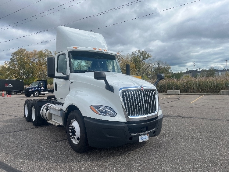 2019 INTERNATIONAL LT625 in Warren, MI