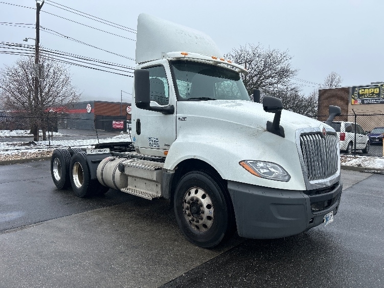 2020 INTERNATIONAL LT625 in West Babylon, NY