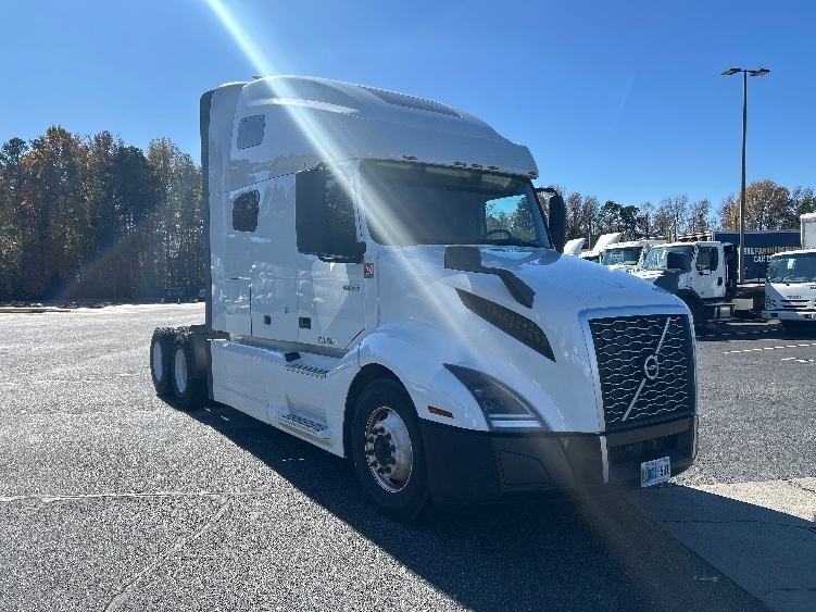 2022 VOLVO VNL64760 in Charlotte, NC