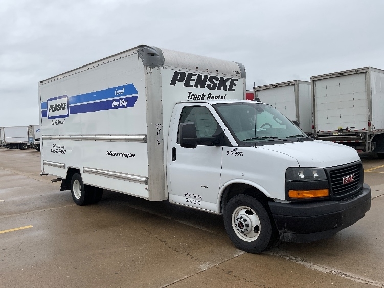 2021 GMC SAVANA in Roseville, MN
