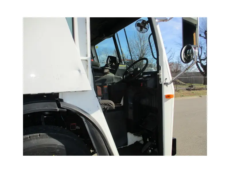 2014 MACK 600