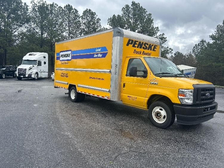 2022 FORD ECONOLINE in Roseville, MN