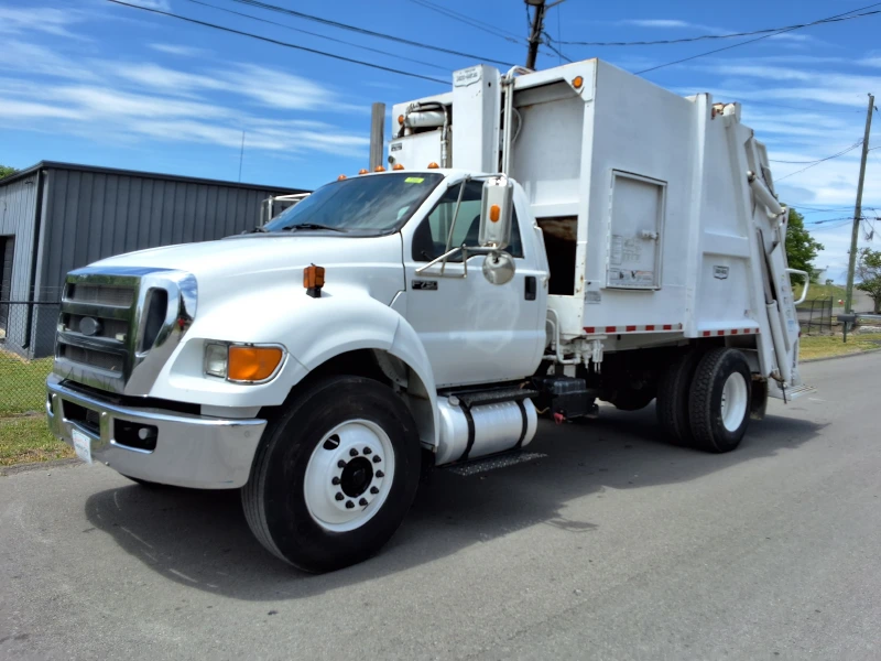 2013 FORD F750