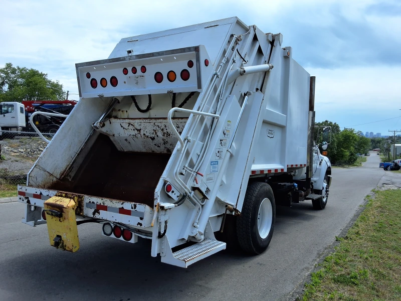 2013 FORD F750