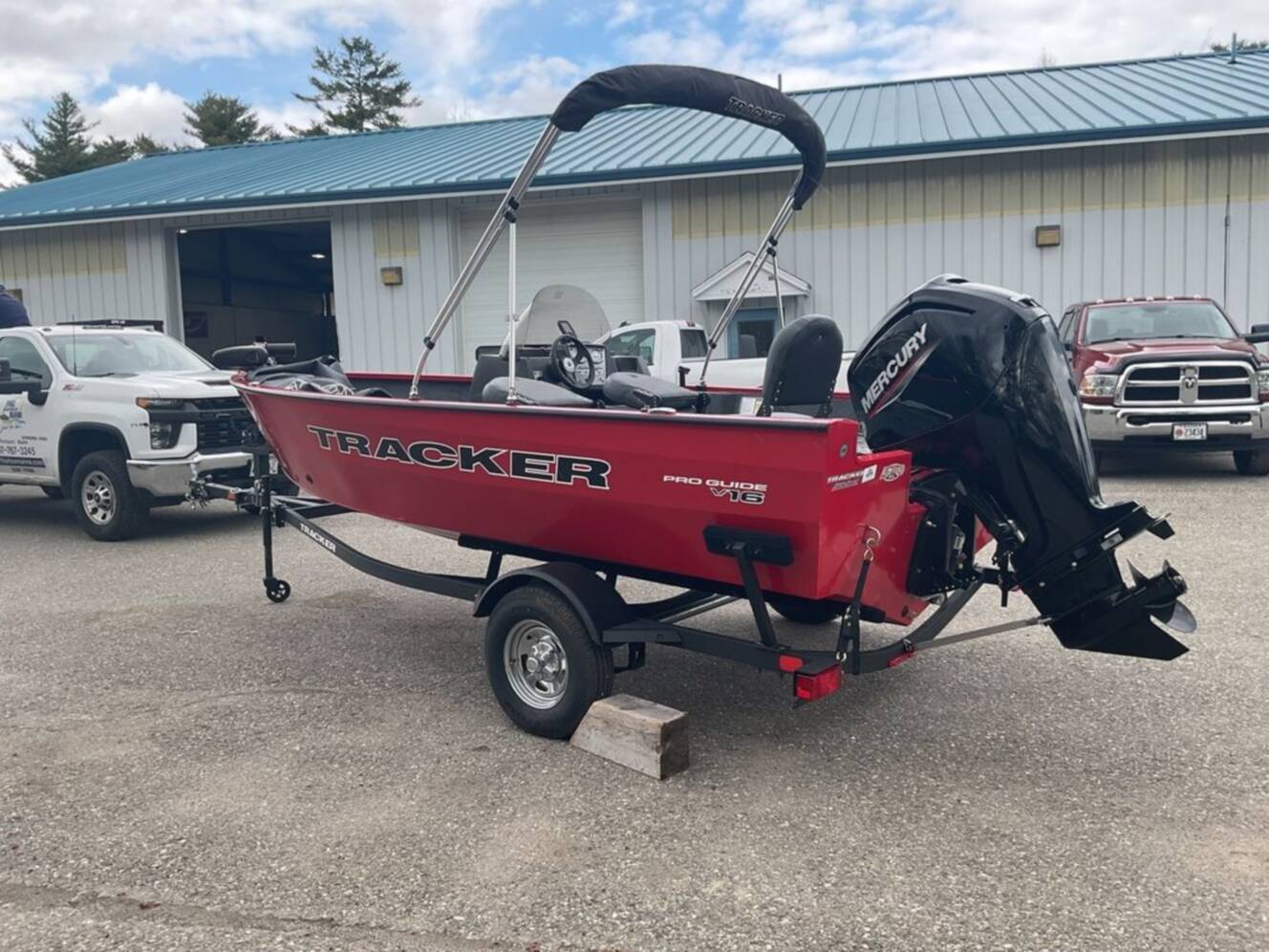 A photo of this 2026 Tracker® Boats PG V16 SC