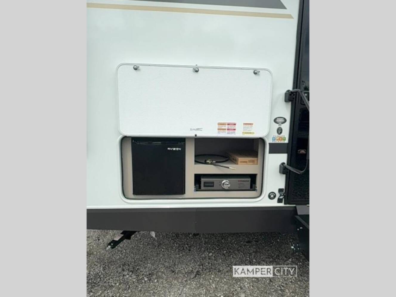 A photo of this 2026 Kz Connect SE C301BHKSE