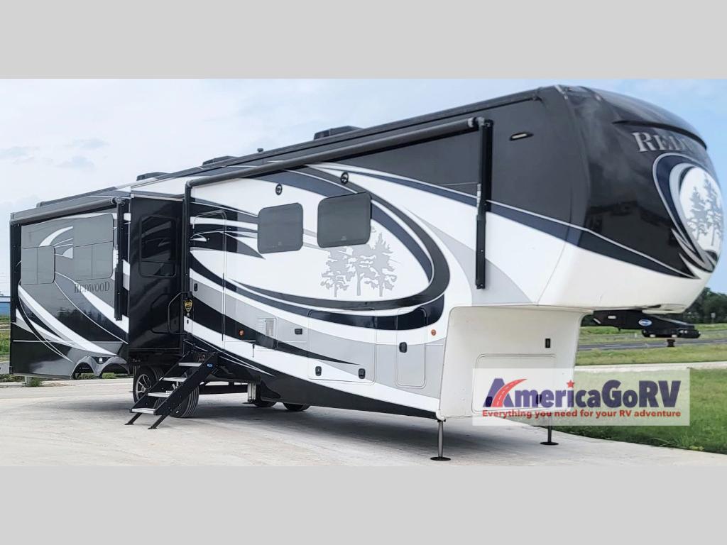 2019 Redwood Rv Redwood 3901MB in comfort TX