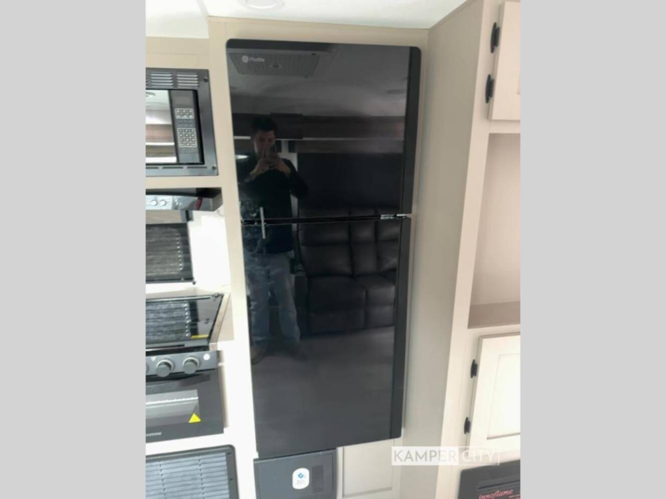 A photo of this 2026 Kz Connect SE C301BHKSE