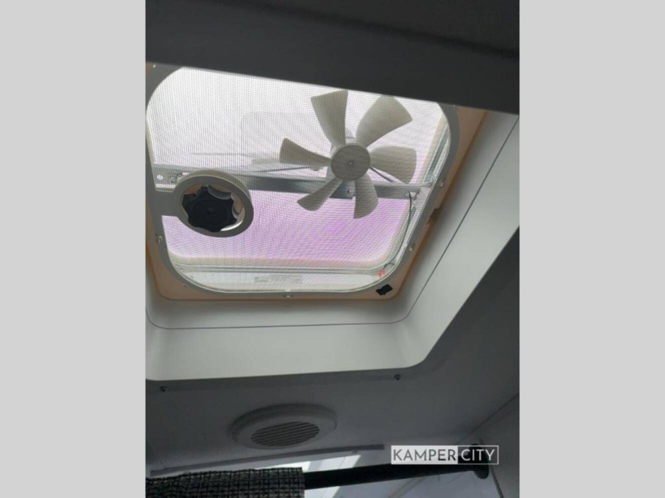 A photo of this 2026 Kz Connect SE C301BHKSE
