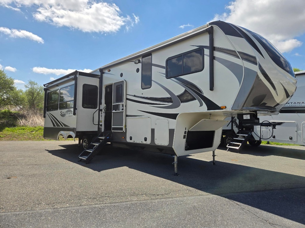 2020 Grand Design Solitude S-Class 2930RL in wind gap PA