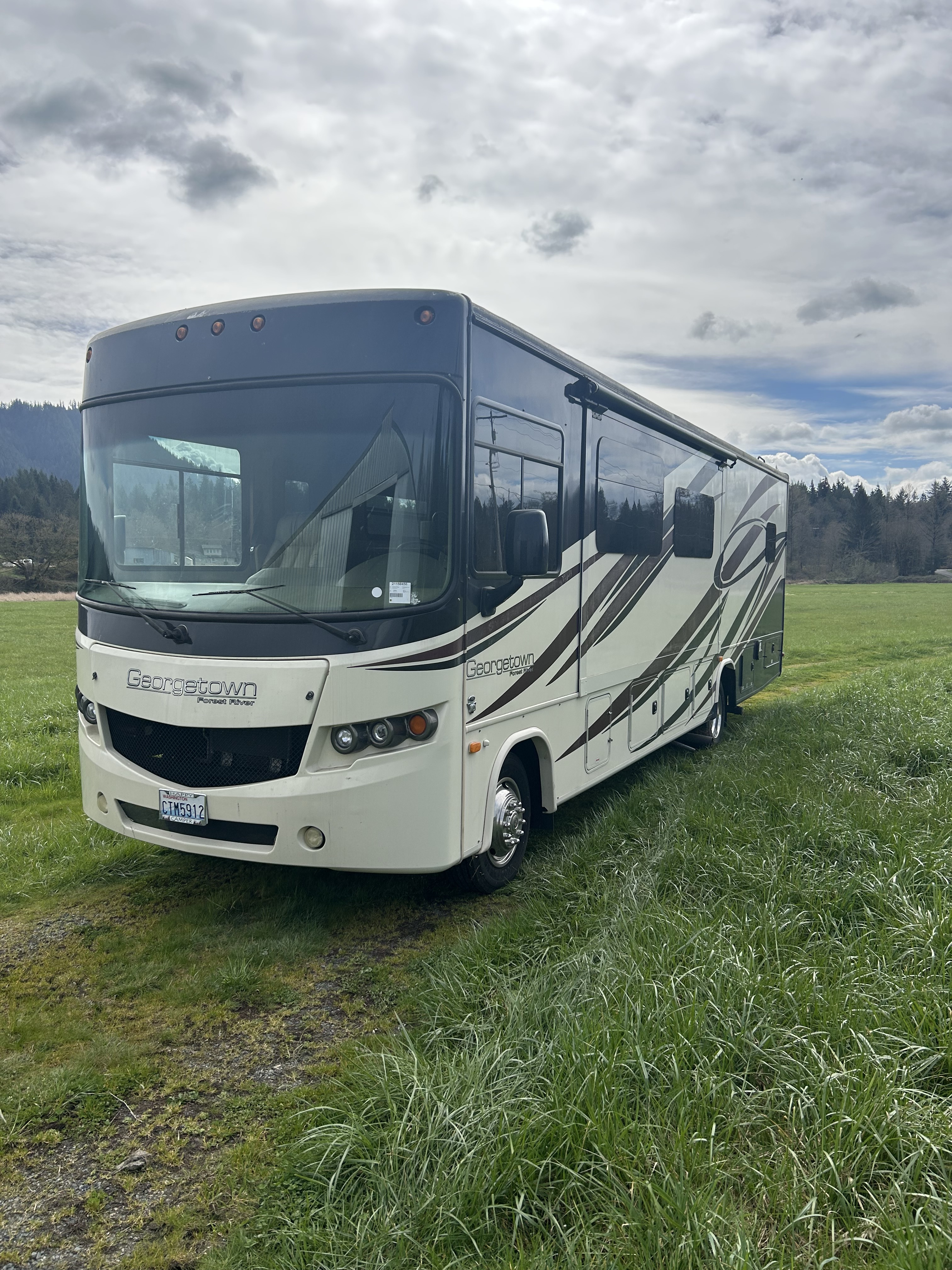 2015 Forest River GEORGETOWN 329DS RV