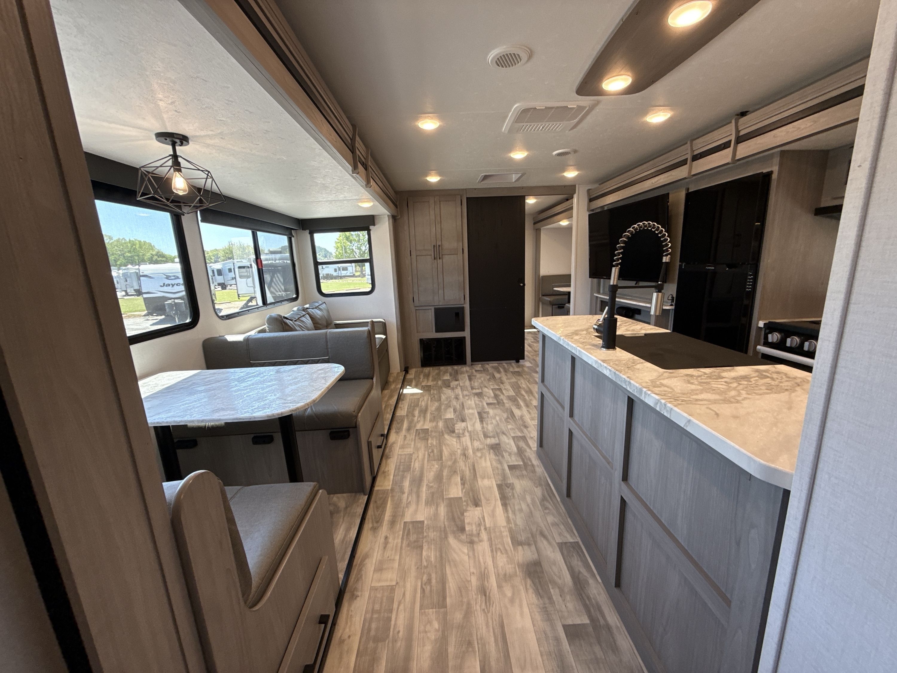 Dutchmen Kodiak Ultimate 3321BHSL RVs For Sale - RV Trader