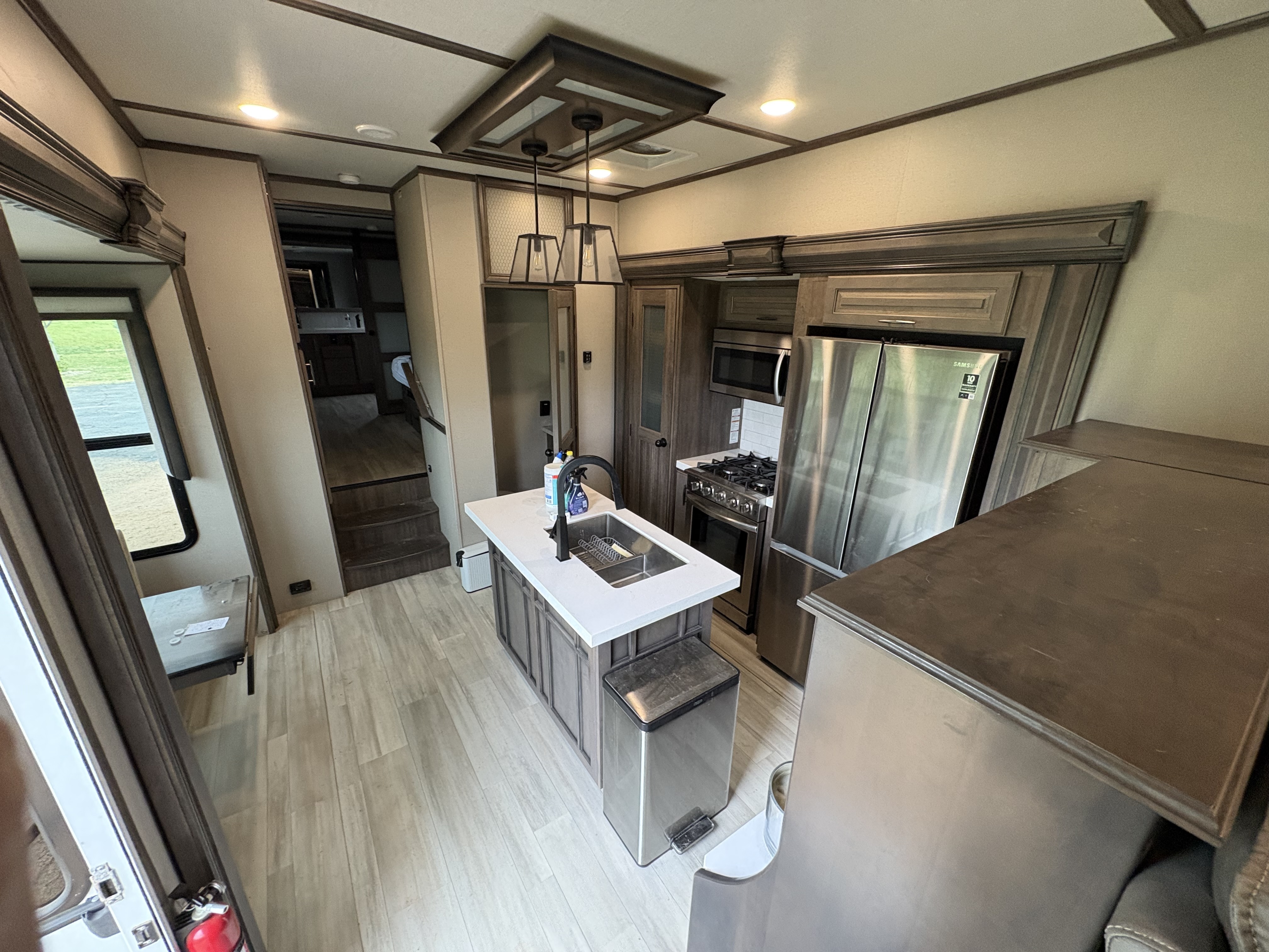 2022 Grand Design SOLITUDE 380FL in granbury TX