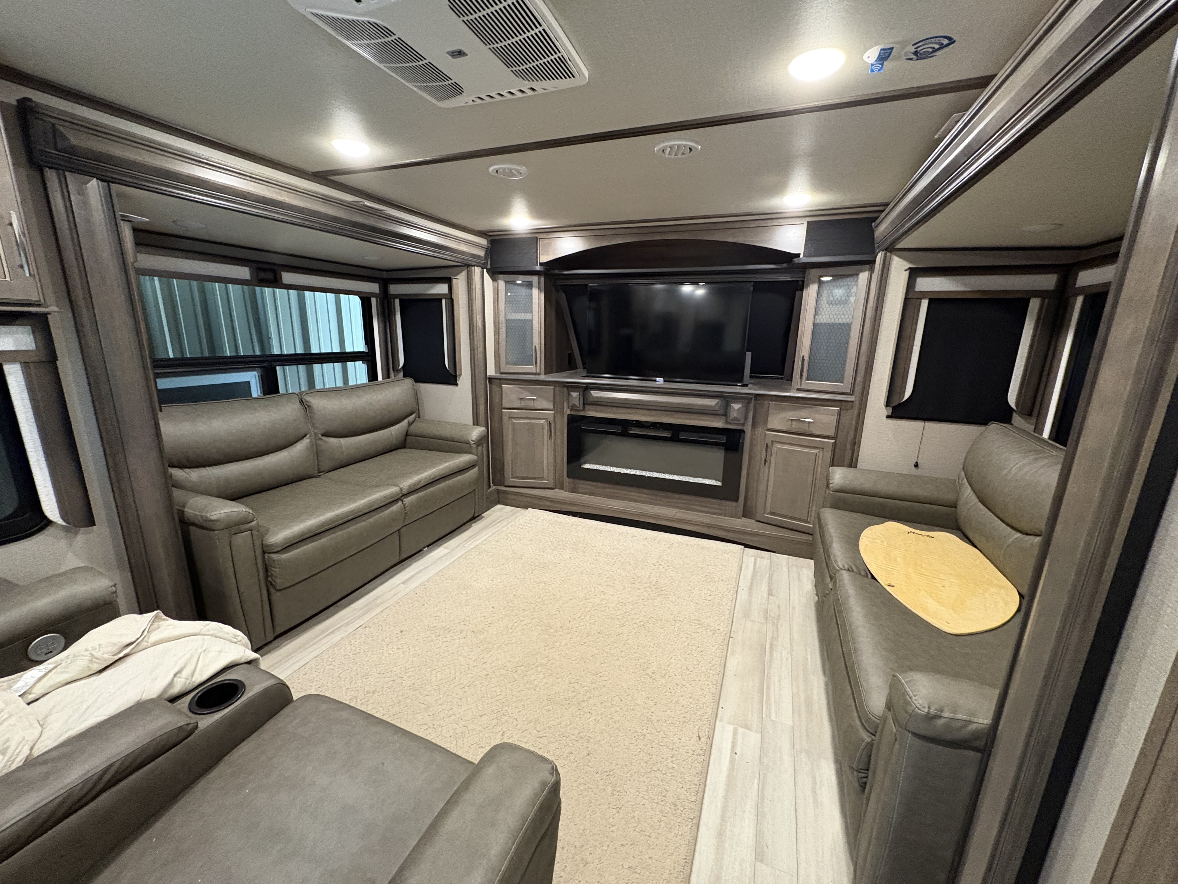 2022 Grand Design SOLITUDE 380FL in granbury TX