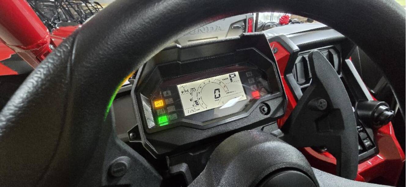 A photo of this 2025 Honda SXS10S2RDS