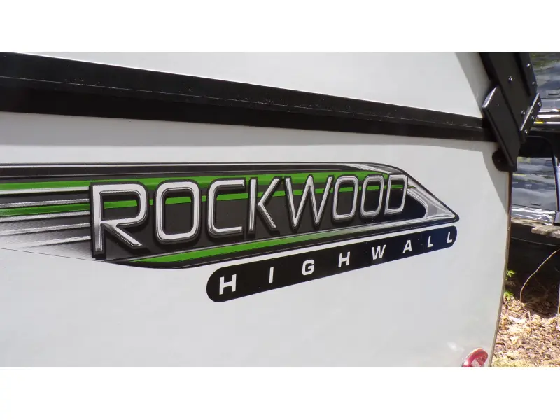 2020 FOREST RIVER ROCKWOOD PREMIER A213HW