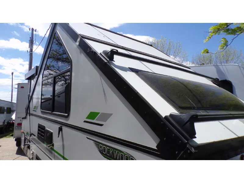 2020 FOREST RIVER ROCKWOOD PREMIER A213HW