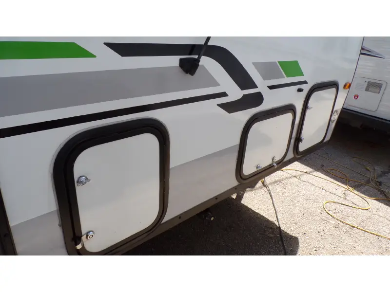 2020 FOREST RIVER ROCKWOOD PREMIER A213HW