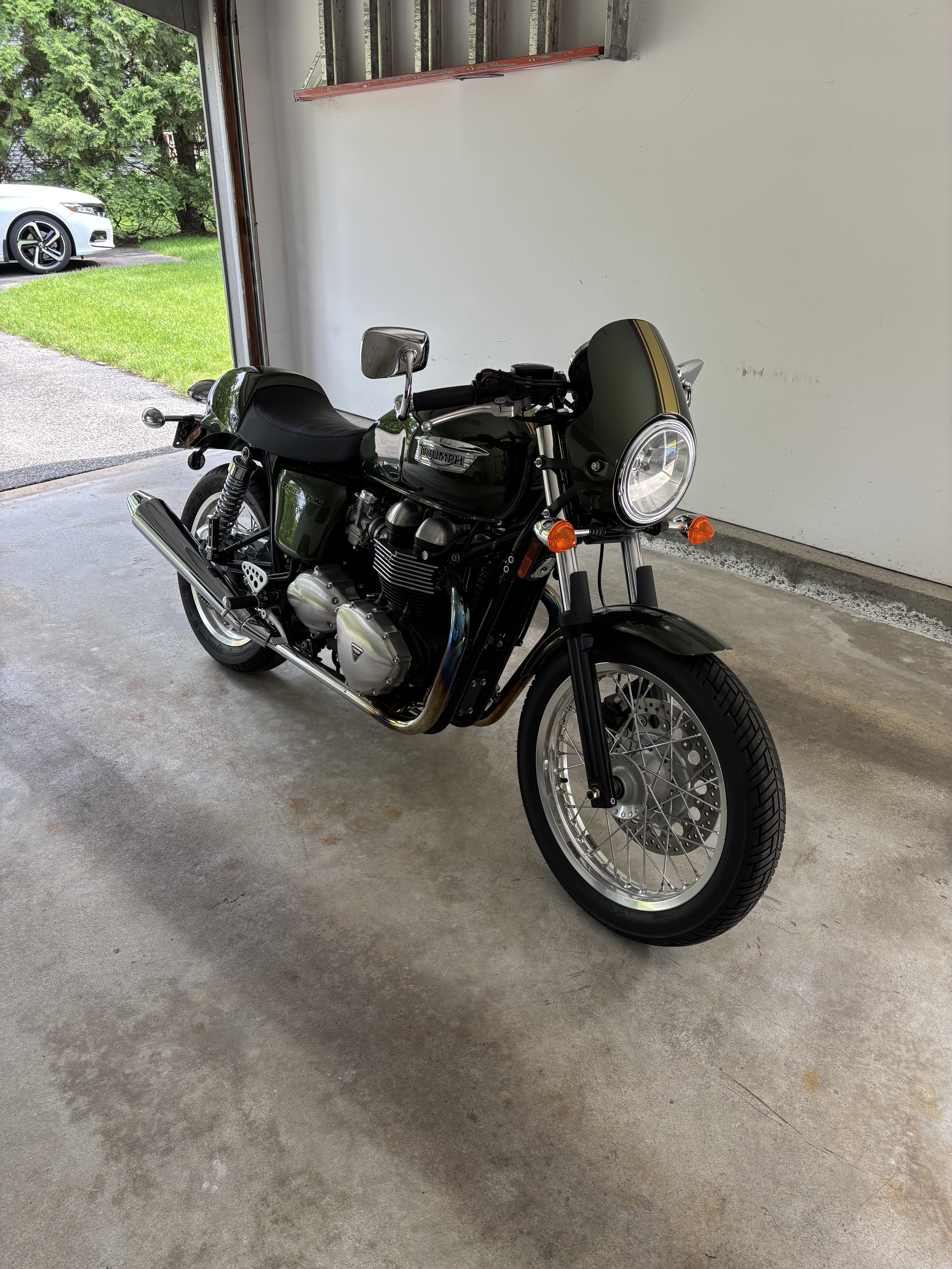 2014 Triumph THRUXTON 900 900 in Hampden, MA