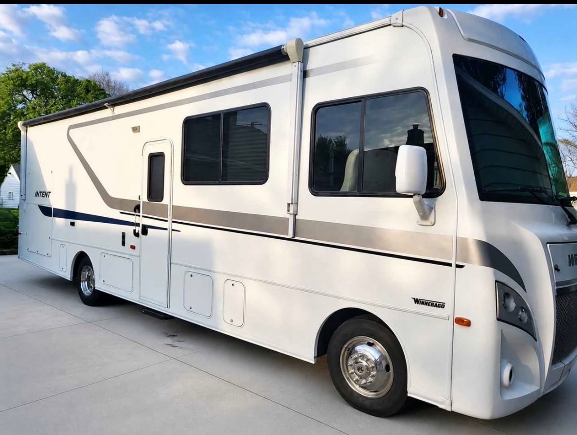 2018 Winnebago INTENT 31P RV