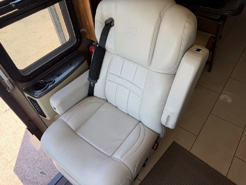 2015 TIFFIN MOTORHOMES PHAETON 40 AH