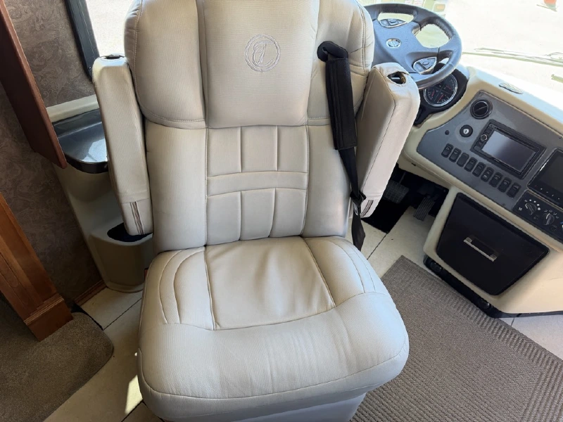 2015 TIFFIN MOTORHOMES PHAETON 40 AH