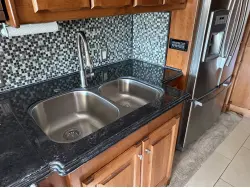 2015 TIFFIN MOTORHOMES PHAETON 40 AH