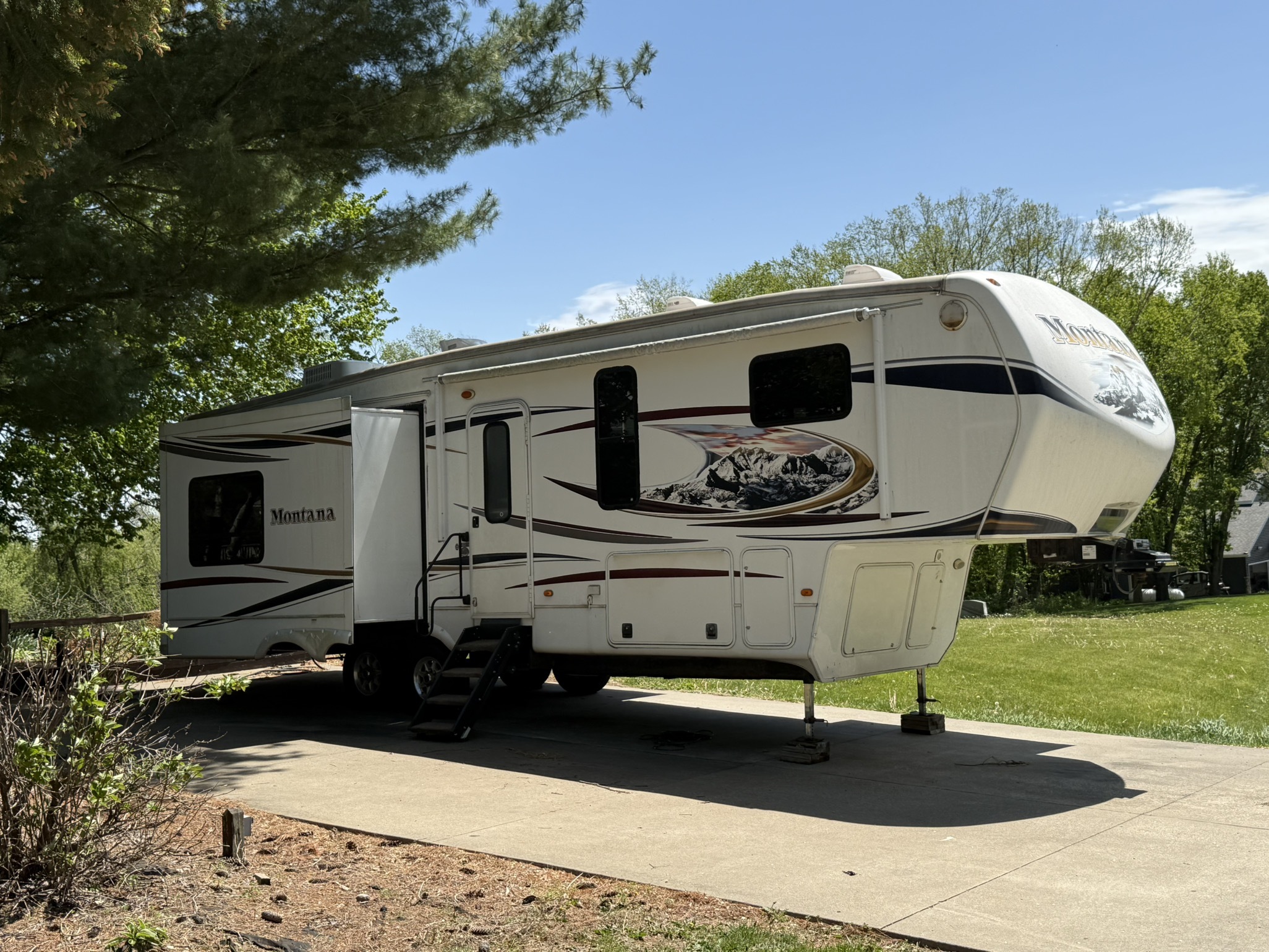 2011 Keystone MONTANA 3100RL RV