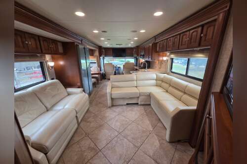 2010 Winnebago TOUR 42AD in dickinson TX