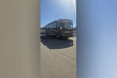 2010 Winnebago TOUR 42AD in dickinson TX