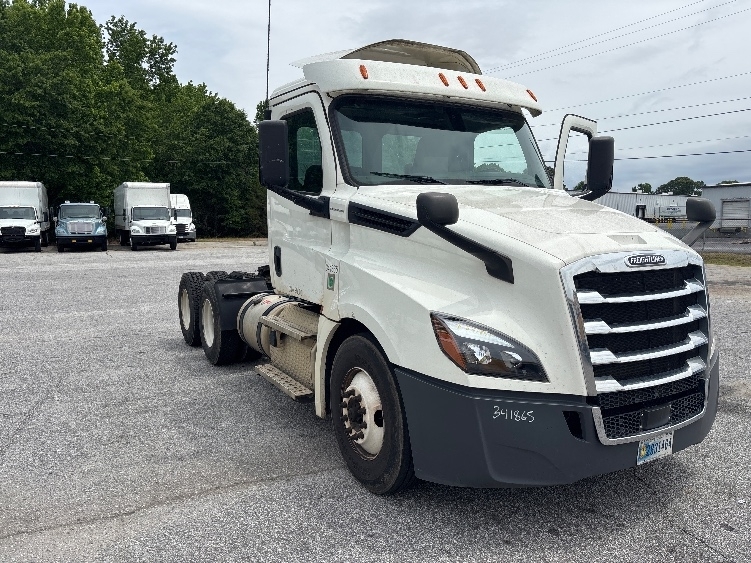 2020 FREIGHTLINER CASCADIA 126 in Greer, SC