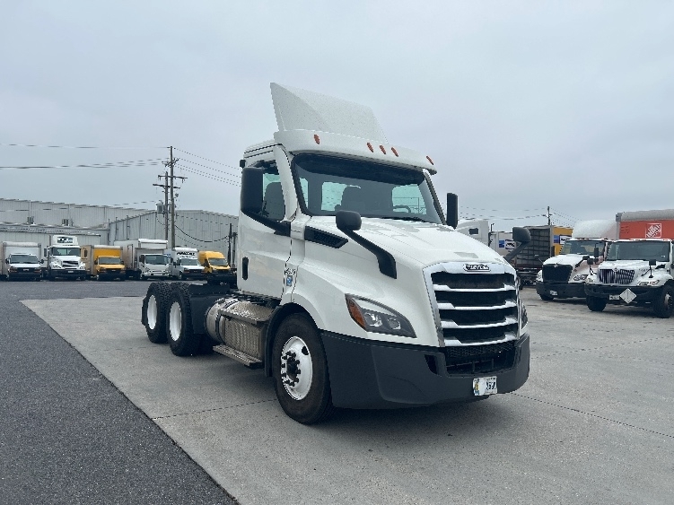 2020 FREIGHTLINER CASCADIA 116 in Hammond, LA