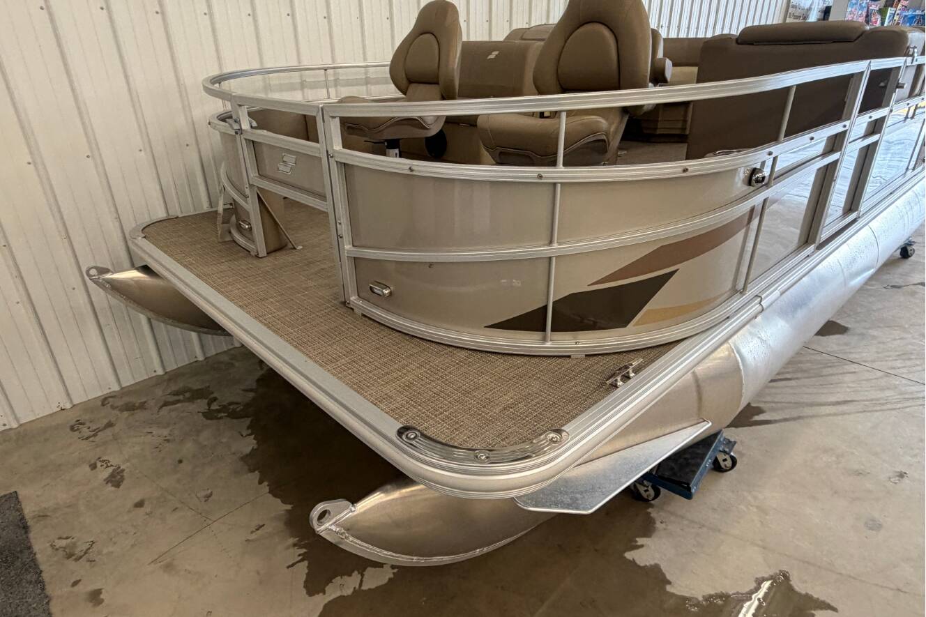 A photo of this 2025 Starcraft LX 18 F