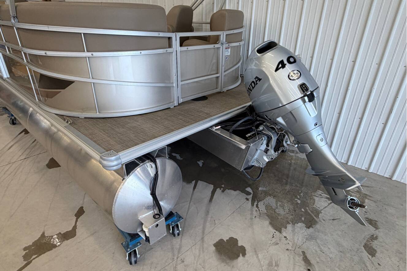 A photo of this 2025 Starcraft LX 18 F