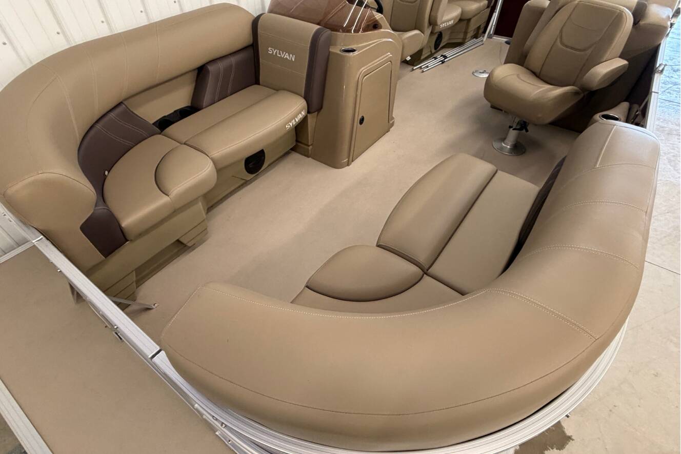 A photo of this 2025 Sylvan Mirage 820 LZ