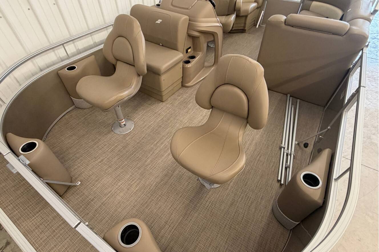 A photo of this 2025 Starcraft LX 18 F