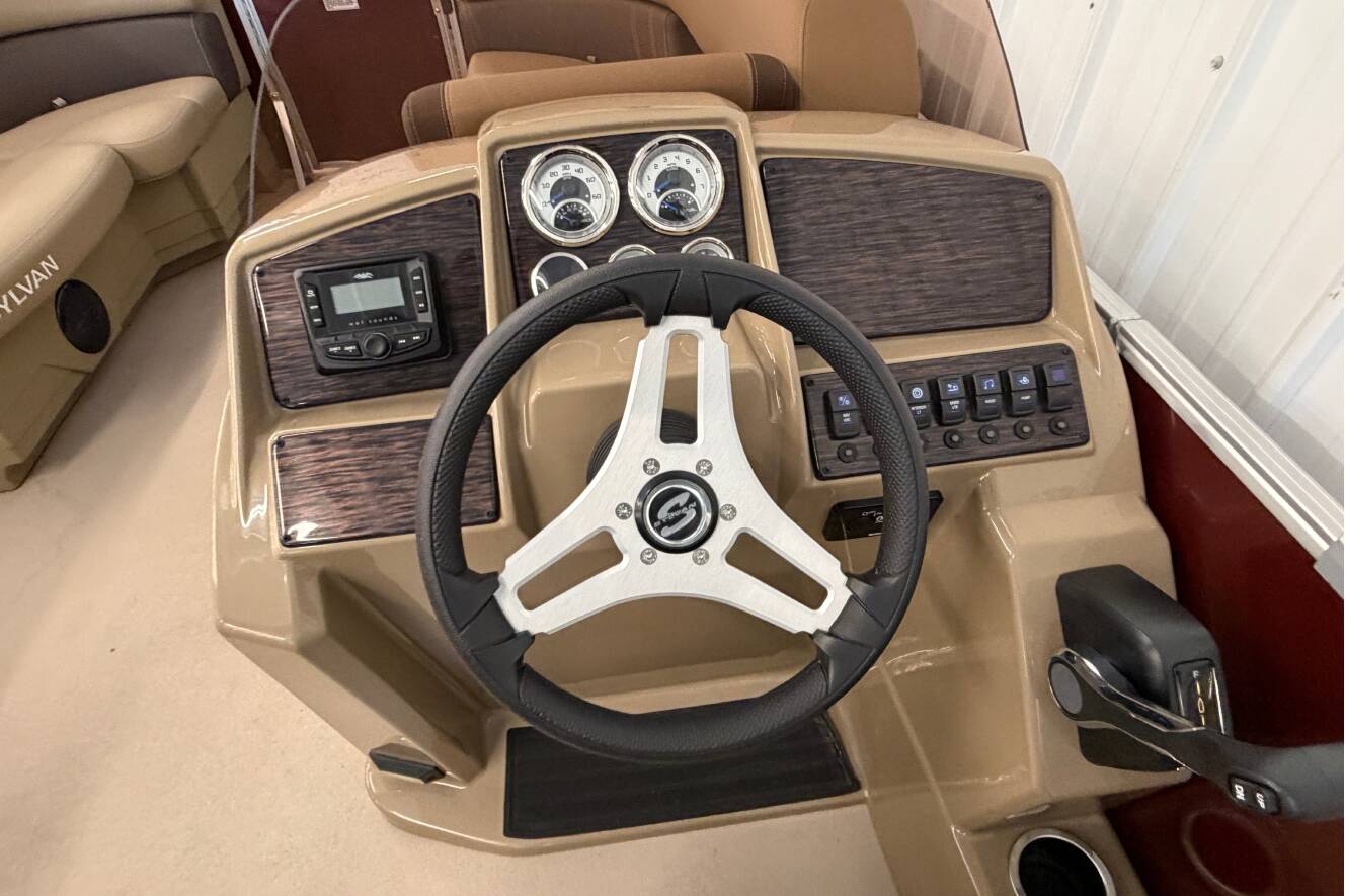 A photo of this 2025 Sylvan Mirage 820 LZ