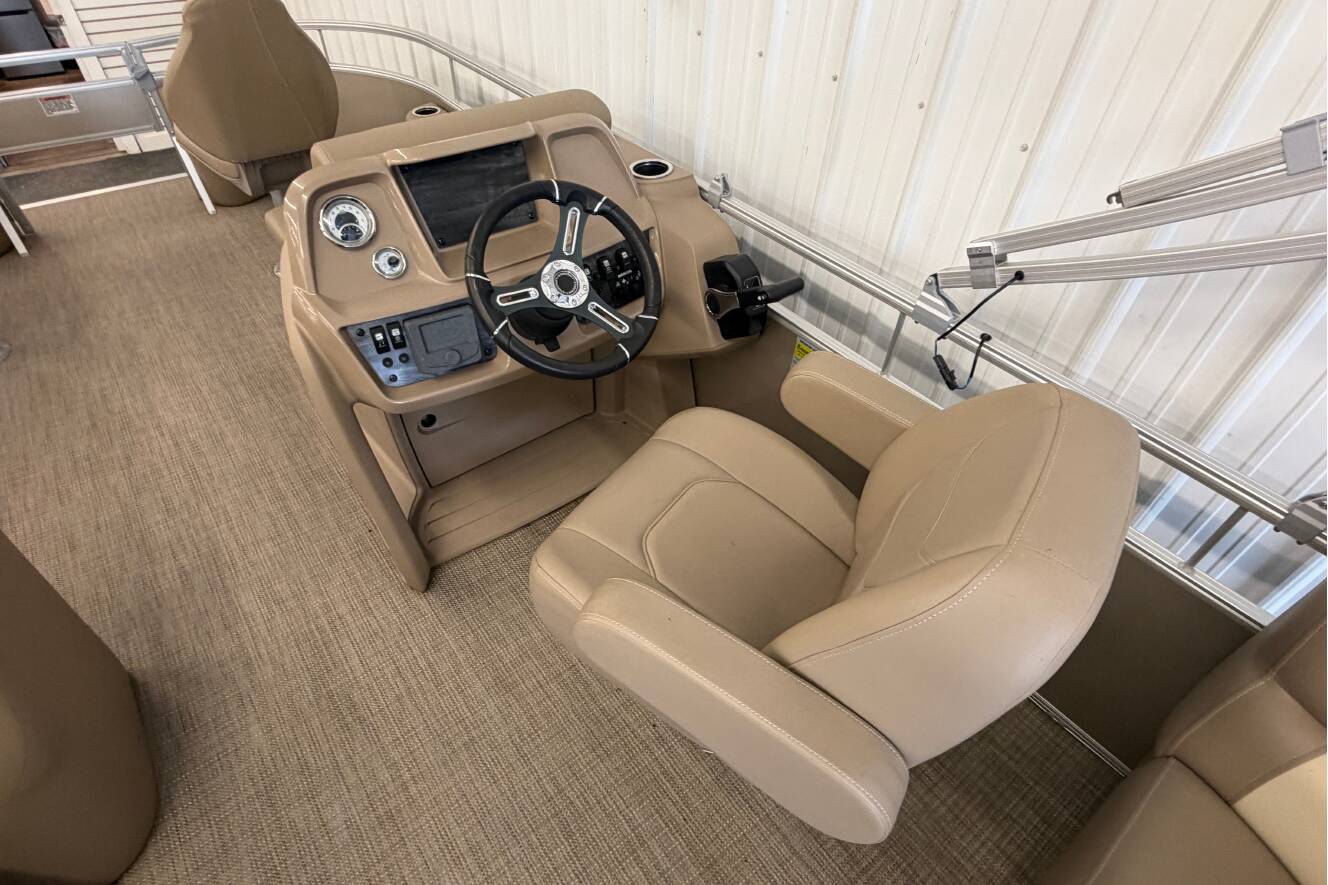 A photo of this 2025 Starcraft LX 18 F