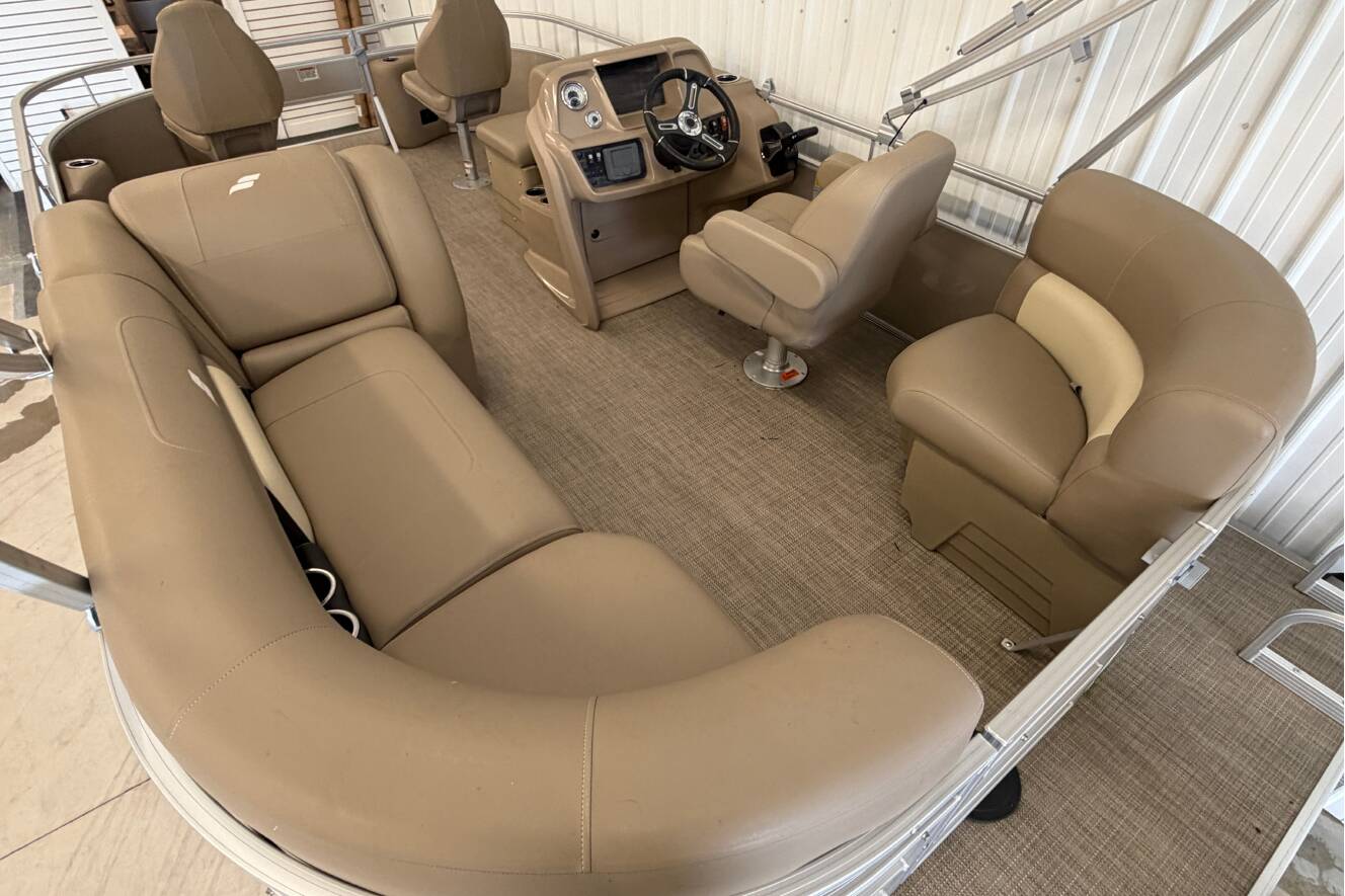 A photo of this 2025 Starcraft LX 18 F