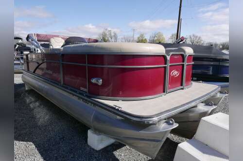 2015 Manitou 23 Oasis VP STERN LOUNGER (SL) in huntsville OH