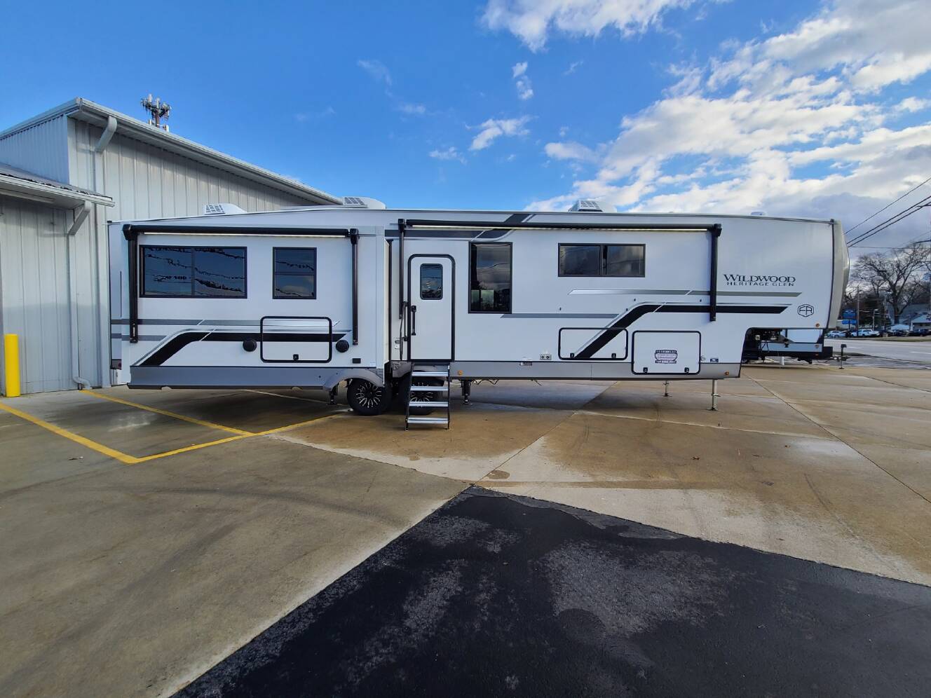 A photo of this 2026 Forest River Wildwood Heritage Glen 380WDR