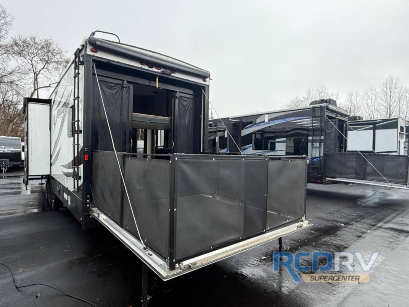 A photo of this 2019 Kz Venom 4113TK