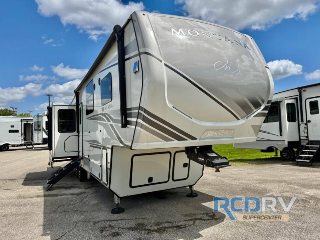A photo of this 2023 Keystone Rv Montana 3231CK
