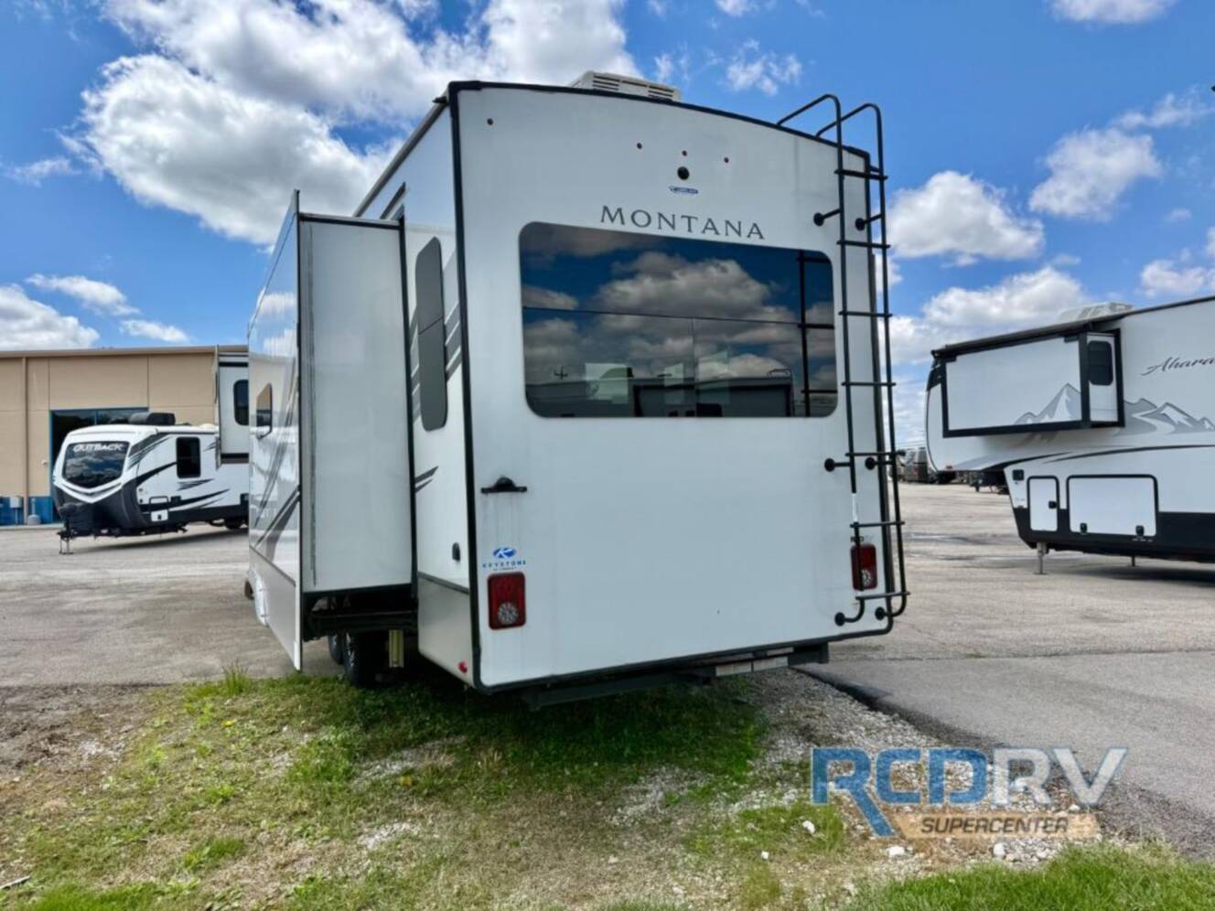 A photo of this 2023 Keystone Rv Montana 3231CK