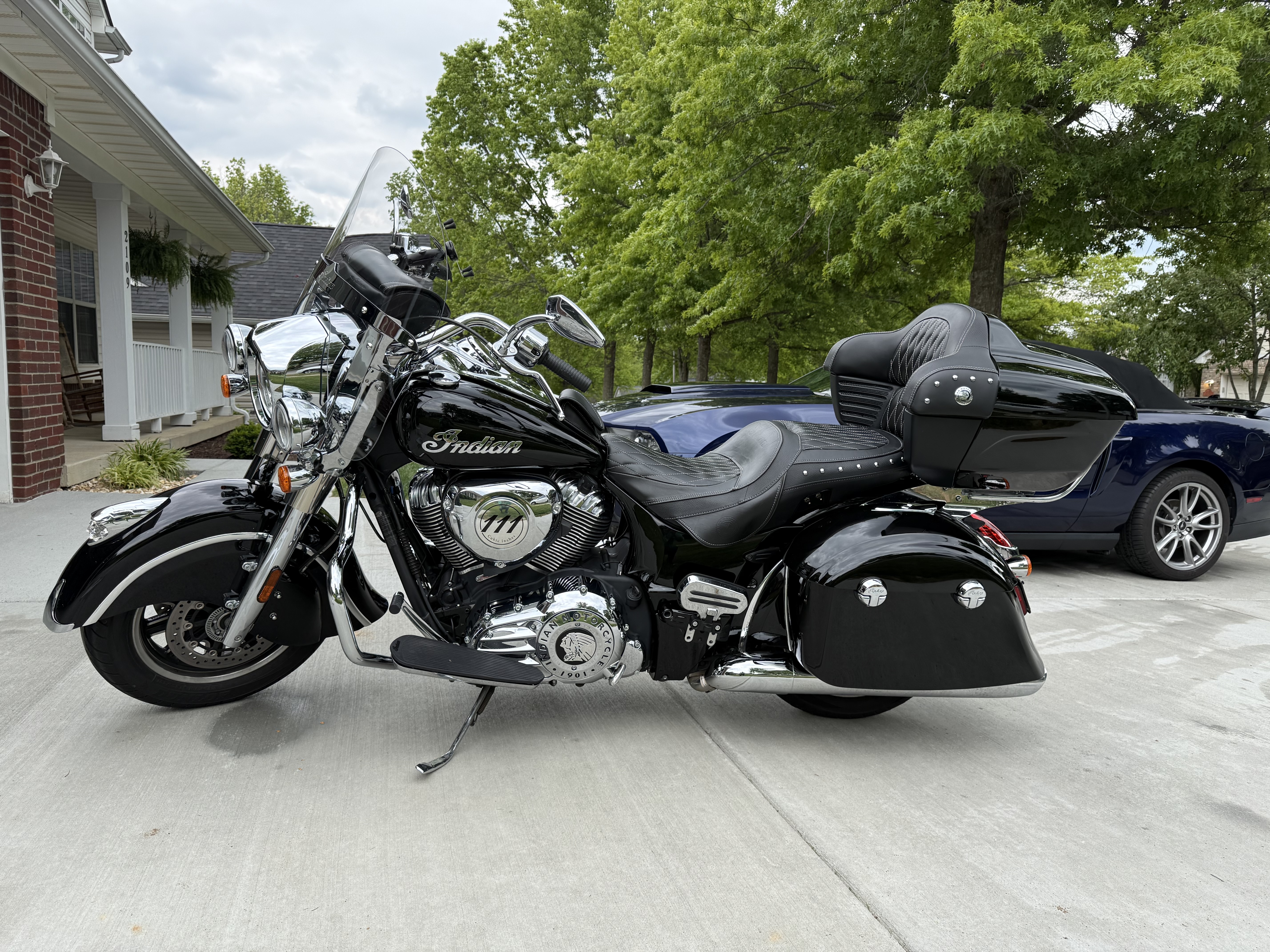 2019 Indian SPRINGFIELD BASE Cruiser motorcycle