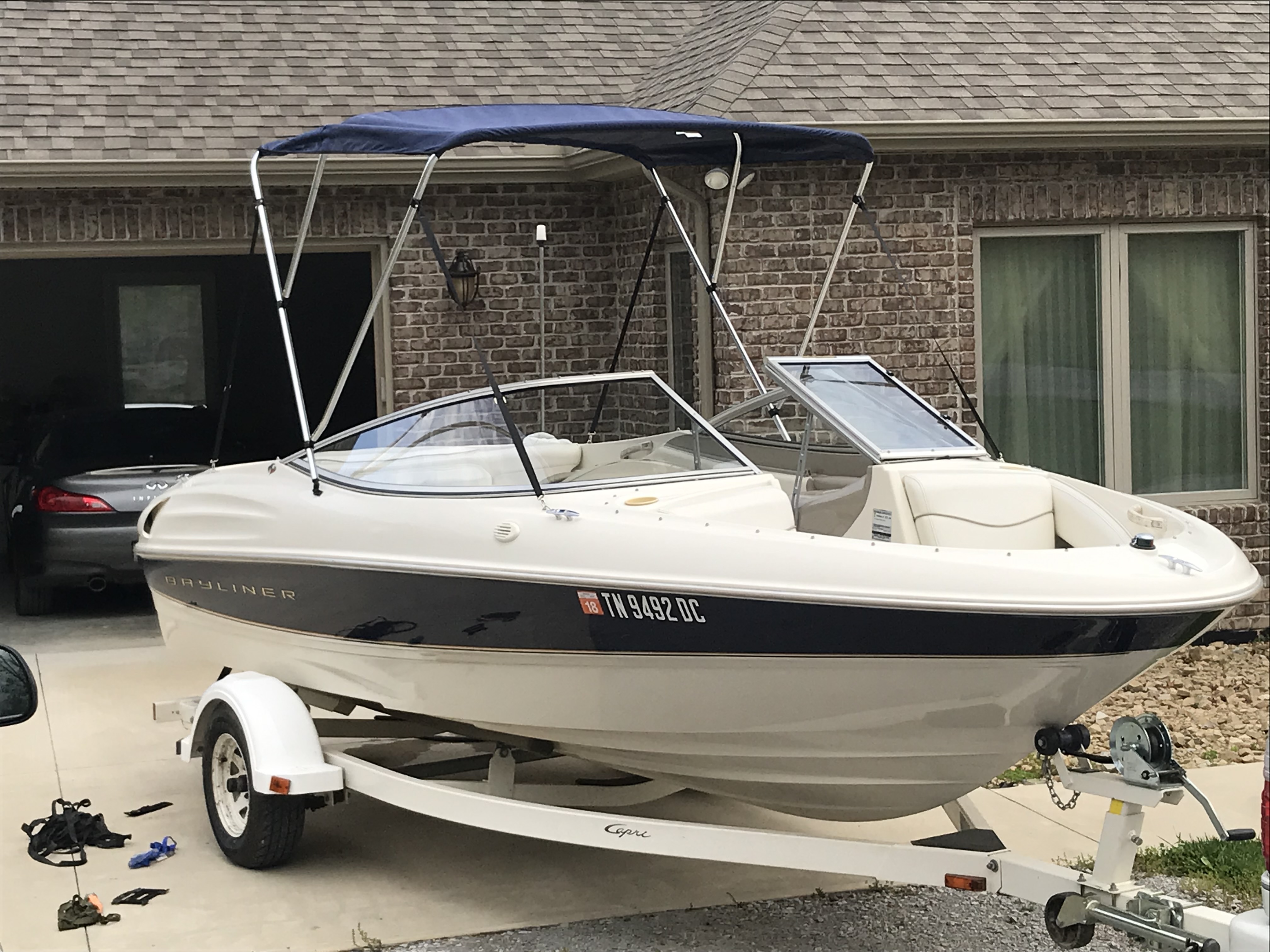 1999 Bayliner 1950 Capri Bowrider in crossville TN