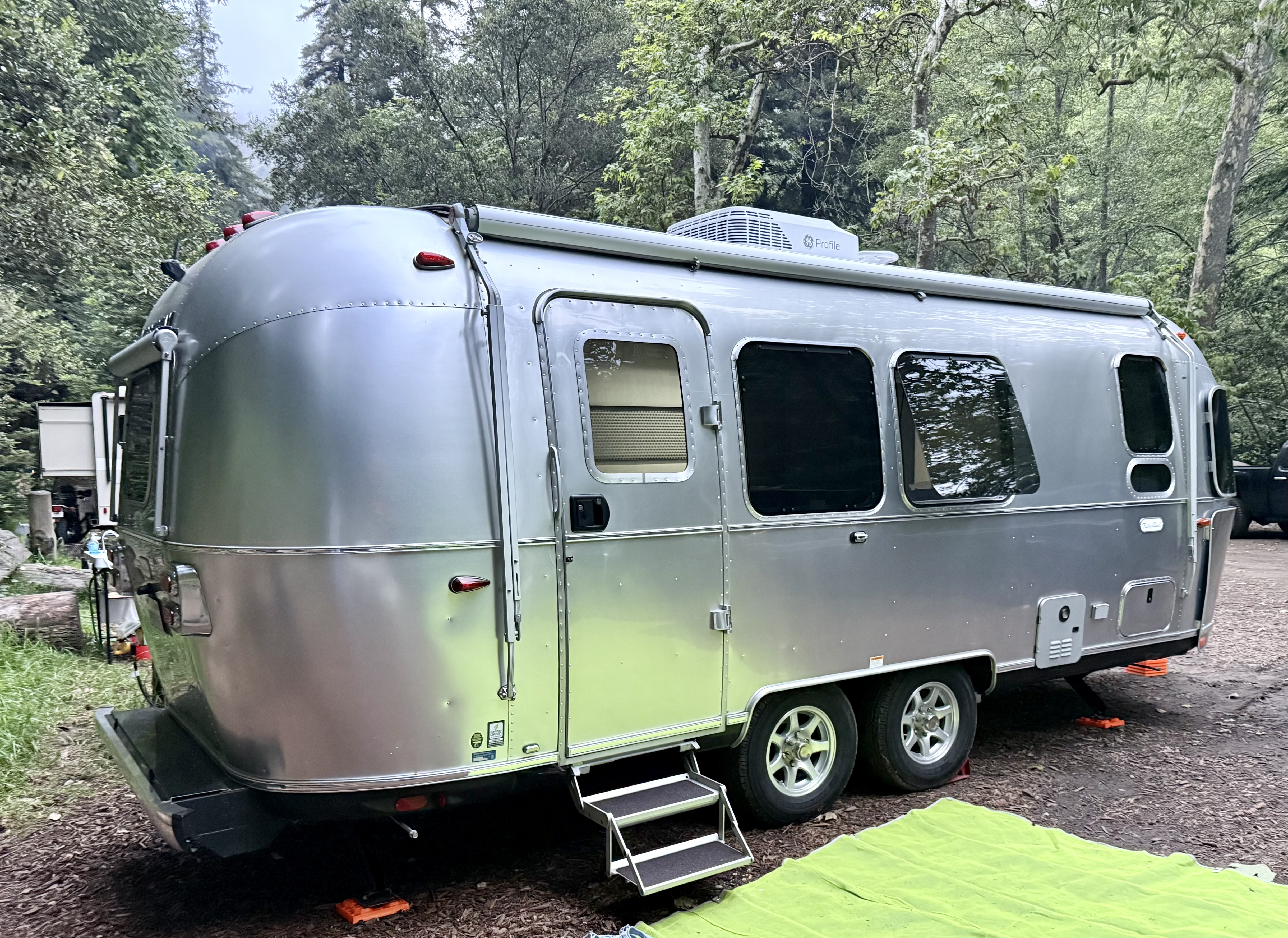 2025 Airstream FLYING CLOUD 23FB QUEEN RV