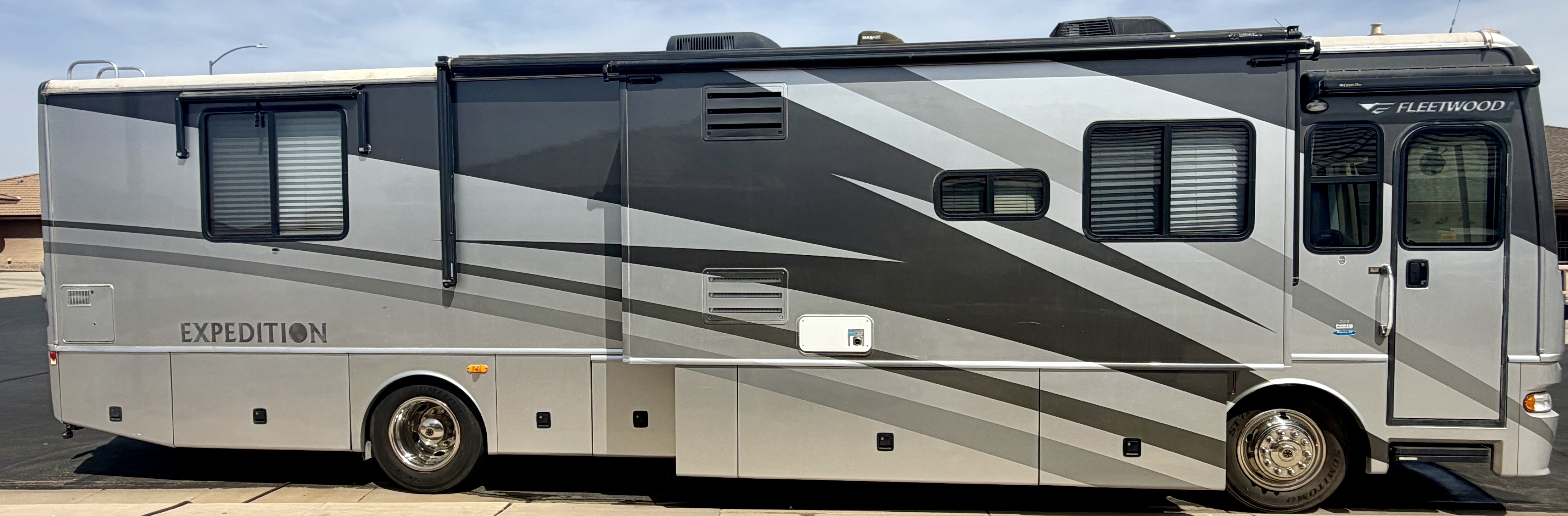 2006 Fleetwood EXPEDITION 38N in mesa AZ