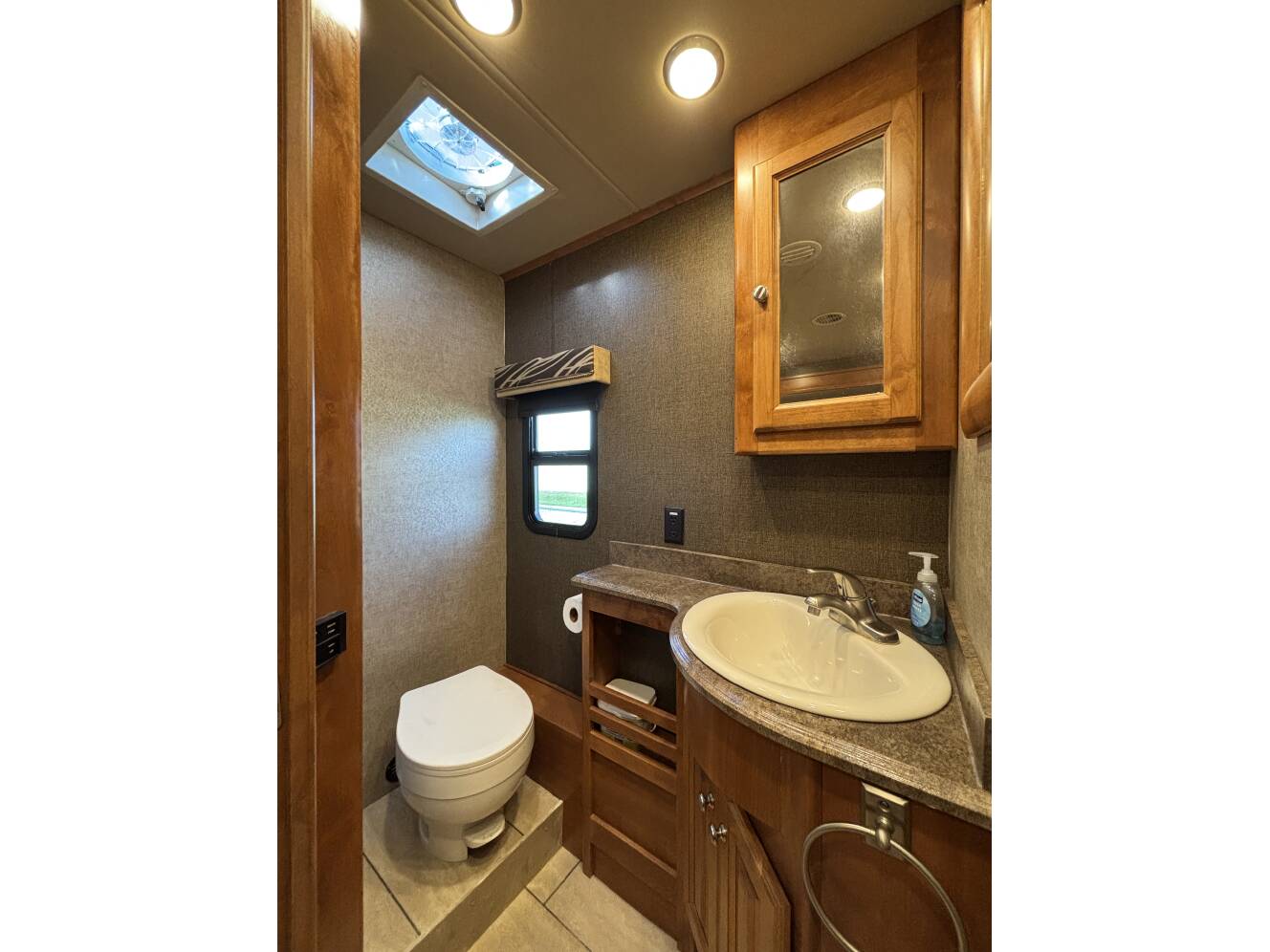 A photo of this 2017 Tiffin Motorhomes OPEN ROAD ALLEGRO 36 LA